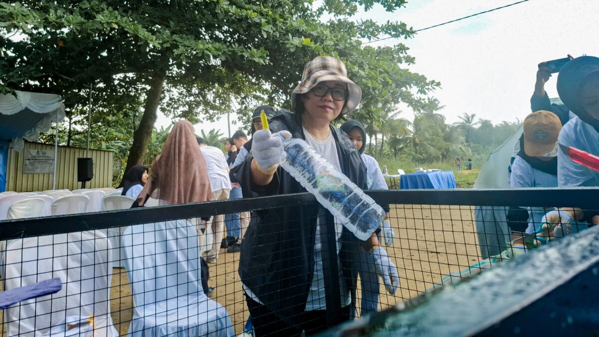 PT PLN (Persero) Unit Induk Distribusi Kalimantan Timur dan Kalimantan Utara (PLN UID Kaltimra) menunjukkan komitmennya terhadap pelestarian lingkungan lewat gerakan bertajuk Zero Waste Warriors.