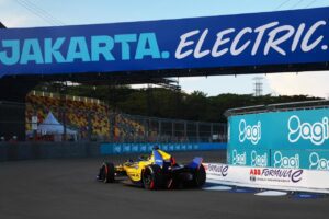 Gelaran Formula E 2025 di Jakarta International E-Prix Circuit (JIEC), Ancol, Jakarta Utara, Sabtu (21/6/2025).