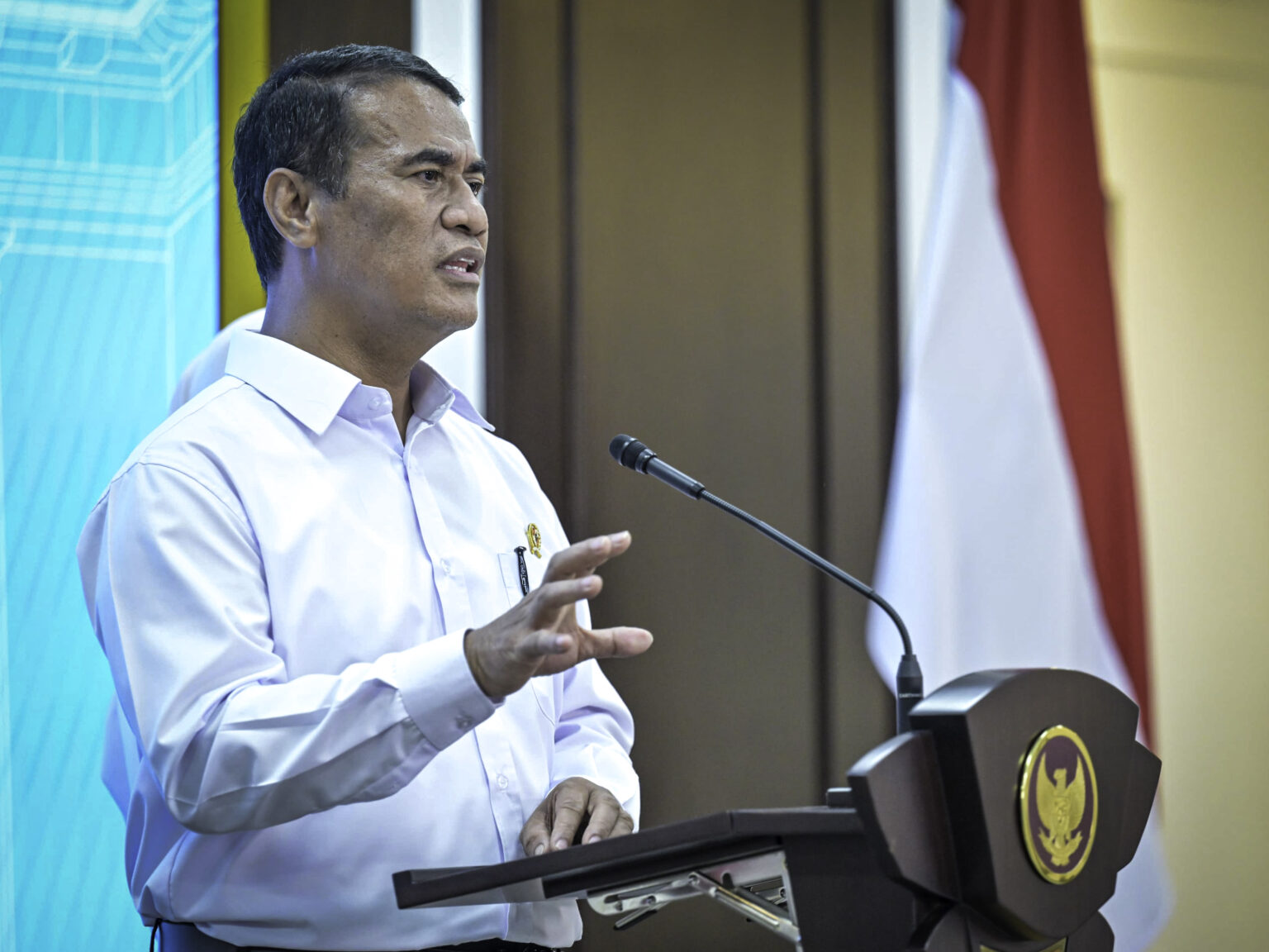 Menteri Pertanian (Mentan) Andi Amran Sulaiman menyampaikan keterangan persnya usai mengikuti rapat terbatas bersama Presiden Prabowo Subianto di Istana Merdeka, Jakarta, pada Senin, 2 Juni 2025. (Foto: BPMI Setpres)