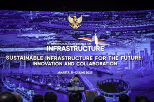 Presiden Prabowo Subianto memberikan pidato kunci pada Konferensi Internasional Infrastruktur Tahun 2025 yang diselenggarakan di Jakarta Convention Center (JCC), Jakarta, pada Kamis, 12 Juni 2025. (Foto: BPMI Setpres)
