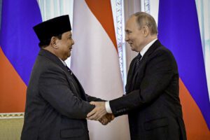 Presiden Prabowo Subianto bertemu dengan Presiden Federasi Rusia Vladimir Putin di Istana Konstantinovsky, St. Petersburg, pada Kamis, 19 Juni 2025. (Foto: BPMI Setpres)