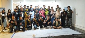 Ribuan warga memadati area Gunung Parkir Klandasan, Sabtu malam (28/6/2025)