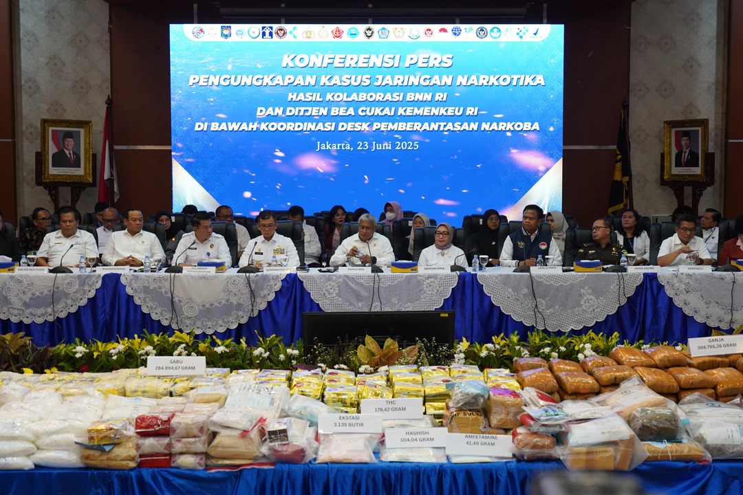 Bea Cukai dan BNN menggelar konferensi pers pengungkapan kasus-kasus tindak pidana narkotika periode April hingga Juni 2025 di Kantor Pusat Bea Cukai, pada Senin (23/6/2025). Foto: Amiri Yandi/InfoPublik.ID