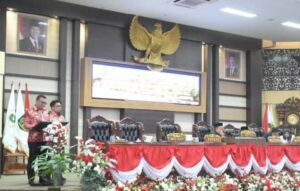 Bupati Kutai Kartanegara, Aulia Rahman Basri, tampil perdana di depan para pimpinan dan anggota DPRD Kukar dengan membawa misi Kukar Idaman Terbaik