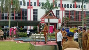 Apel gabungan perdana Aparatur Sipil Negara (ASN) pada Senin (7/7/2025) pagi di Halaman Kantor Bupati Kukar.