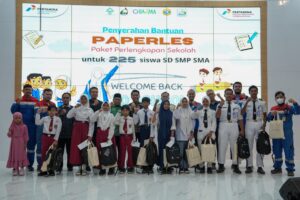 Baituzzakah Pertamina Balikpapan (Bazma) dan Badan Dakwah Islam (BDI) KPB, menyalurkan paket perlengkapan sekolah untuk 225 pelajar di Balikpapan