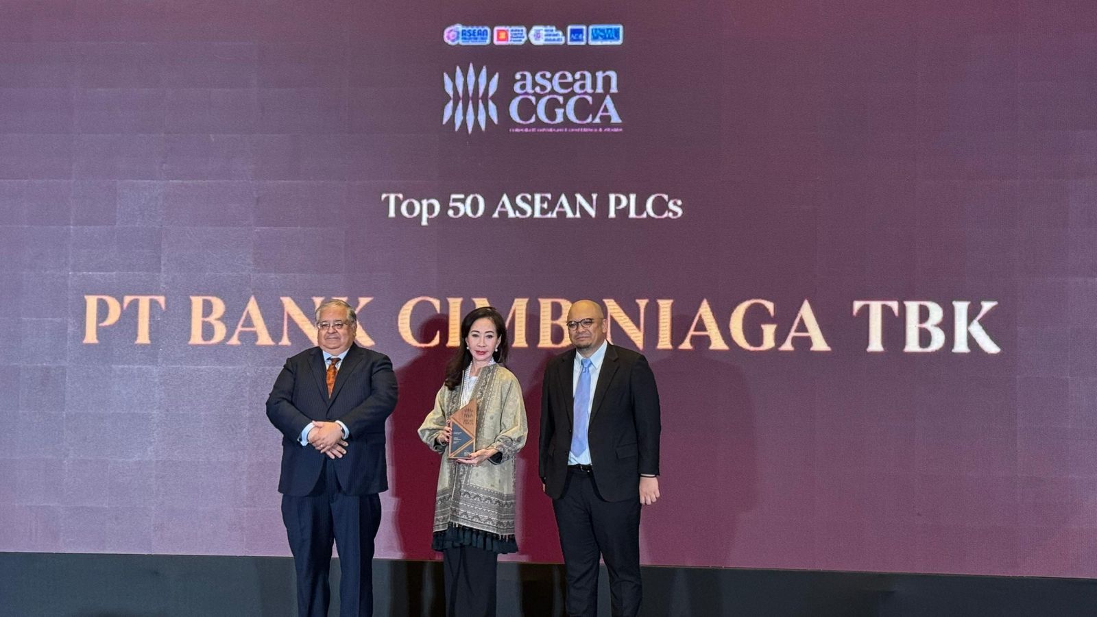 CIMB Niaga Sukses Masuk Daftar 50 Perusahaan Terbaik di ASEAN dan Top 1 di Indonesia