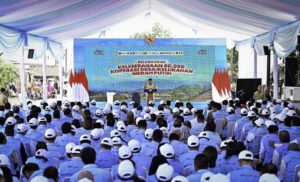 Presiden Prabowo Subianto meresmikan peluncuran kelembagaan 80.081 Koperasi Desa/Kelurahan Merah Putih (KDMP/KKMP) dalam sebuah acara yang digelar di Koperasi Desa Merah Putih Bentangan, Desa Bentangan, Kecamatan Wonosari, Kabupaten Klaten, pada Senin, 21 Juli 2025. (Foto: BPMI Setpres)