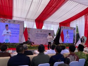 Peletakkan batu pertama pembangunan Kantor Pusat Pengendalian Lingkungan Hidup (Pusdal LH) Kalimantan di Kota Balikpapan.