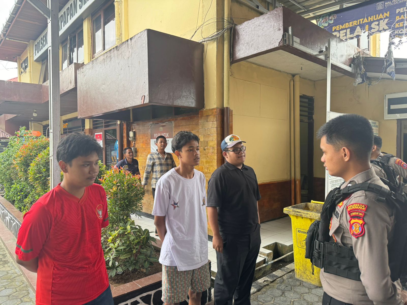 Petugas berhasil mengamankan seorang pemuda yang kedapatan membawa tembakau sintetis (sinte) saat berkumpul di kawasan Balikpapan Baru. / Polresta Balikpapan