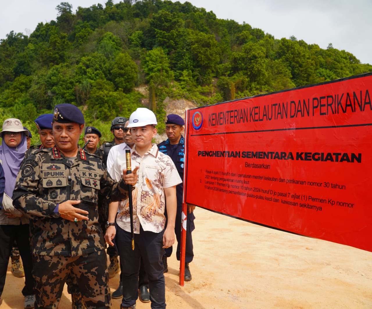 Kementerian Kelautan dan Perikanan (KKP) resmi menghentikan sementara aktivitas pemanfaatan pulau-pulau kecil / Kementerian KKP
