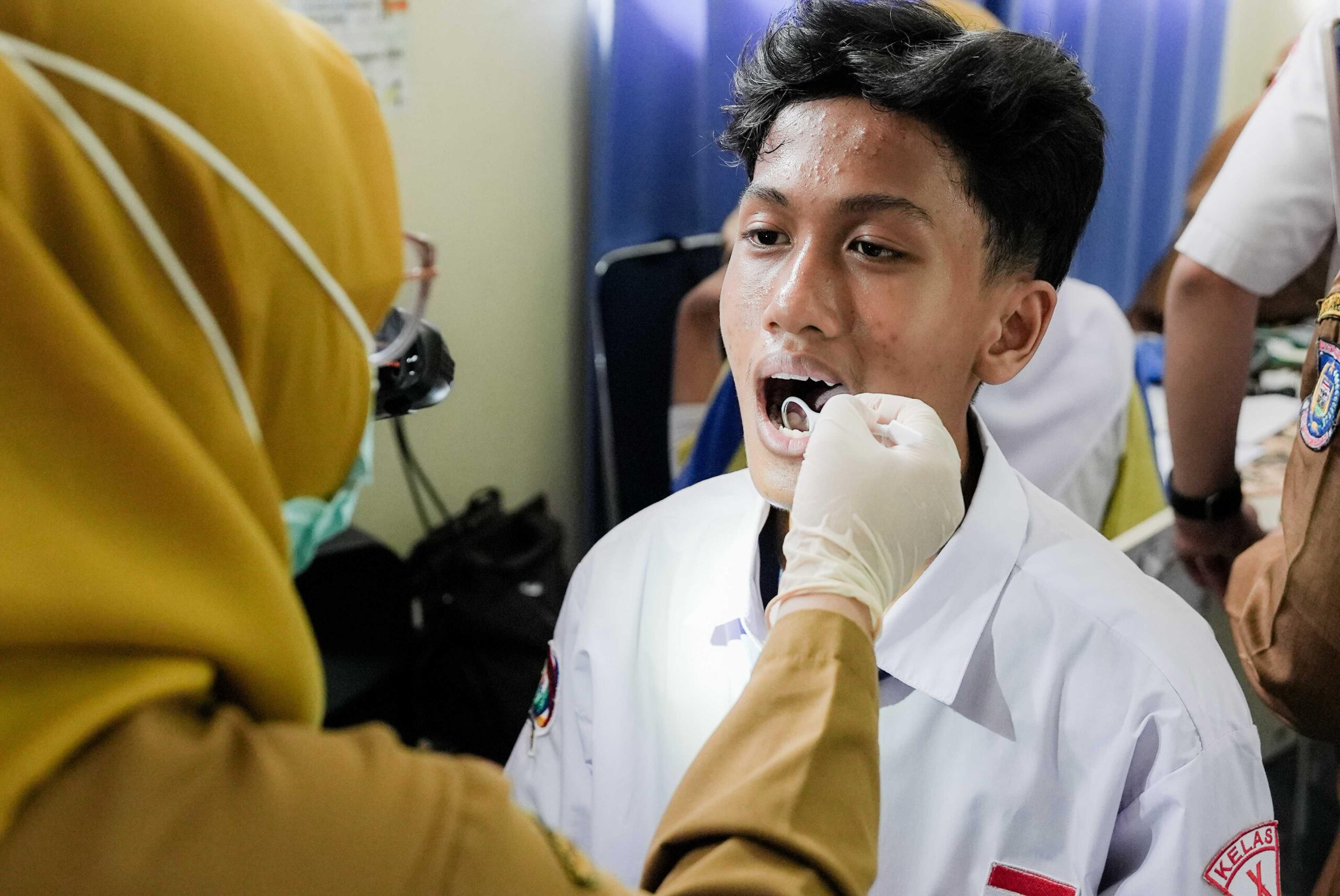 Siswa SMA Negeri 6 Kota Tangerang Selatan mengikuti Program Cek Kesehatan Gratis di sekolah, Senin (4/8/2025). (Foto: PCO)