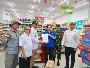 Lurah Karang Rejo, Budi memberikan surat himbauan kepada pemilik usaha disepanjang Jalan Ahmad Yani hingga Jalan DI Panjaitan untuk segera memasang bendera merah putih sambut HUT RI ke-80