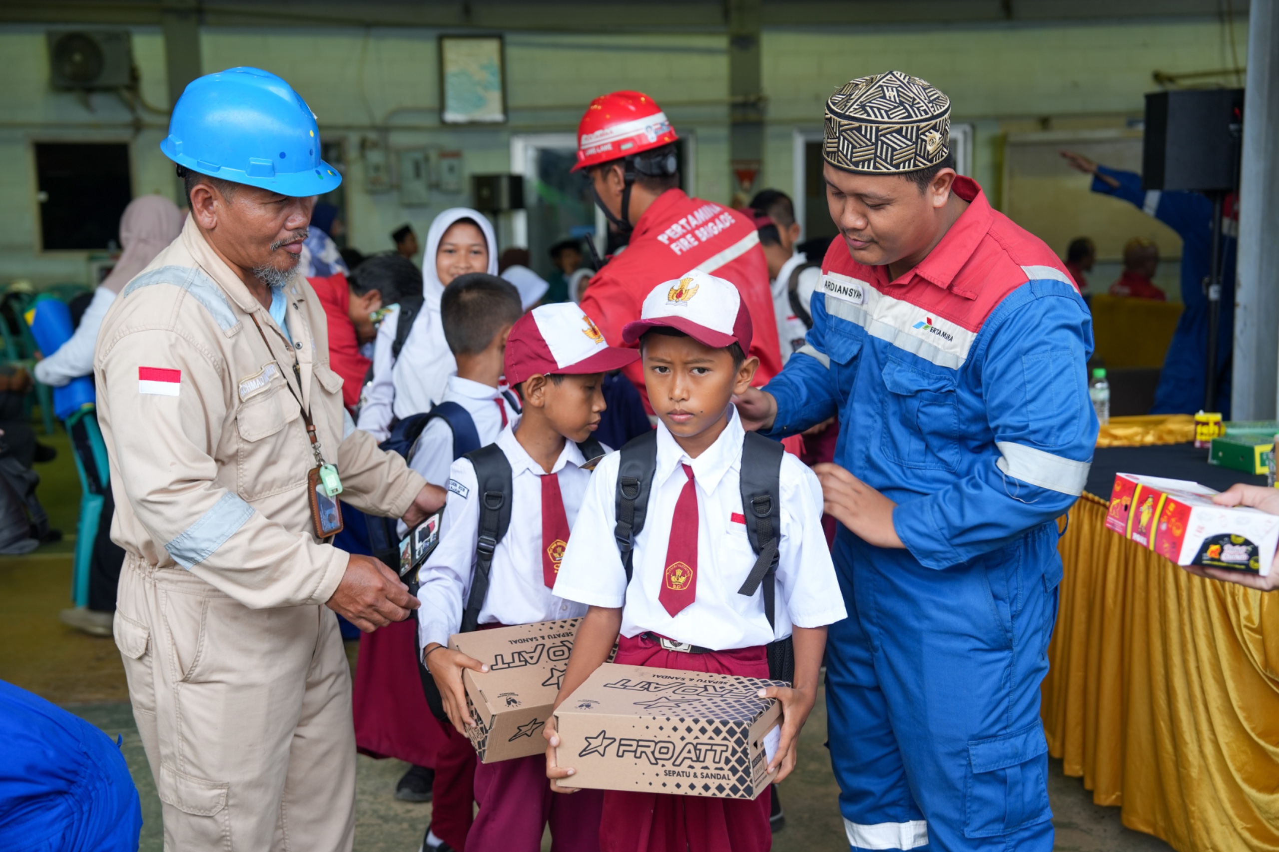 BDI PT KPB dan BAZMA Bagikan 160 Bantuan untuk Anak Prasejahtera