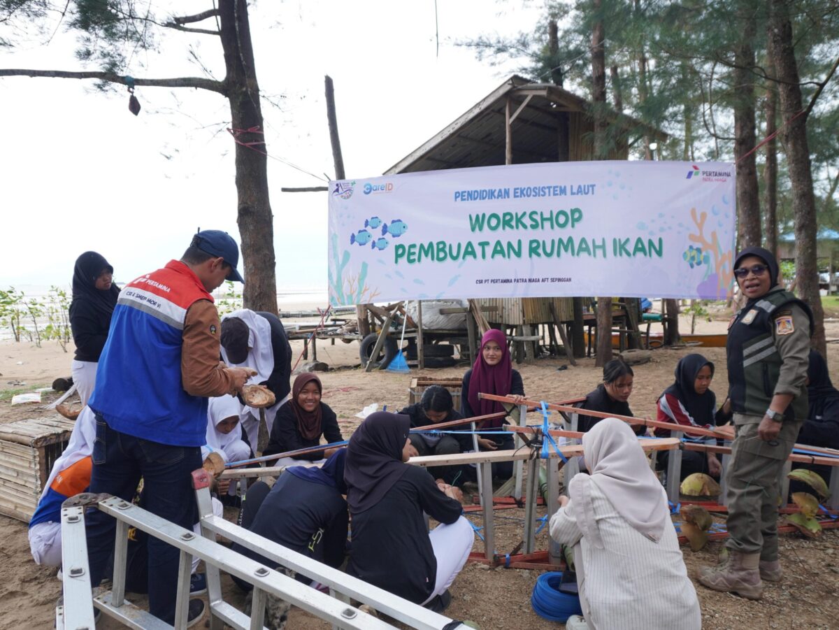 Pertamina Kalimantan Ajak Generasi Muda Lakukan Konservasi Alam di Pantai Jalasena