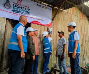 PLN menghadirkan sambungan listrik gratis bagi masyarakat pra-sejahtera