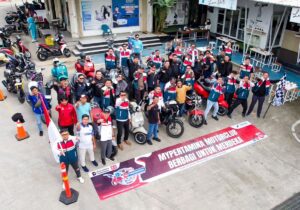 PT Pertamina Patra Niaga Regional Kalimantan bersama komunitas MyPertamina Motor Club (MpMC) menggelar touring untuk menyambut HUT ke-80 Kemerdekaan RI.
