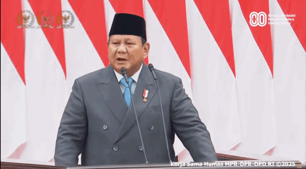 Presiden Prabowo saat menyampaikan Pidato Kenegaraan dalam Sidang Tahunan MPR RI, DPR RI, dan DPD RI Tahun 2025 di Kompleks Parlemen, Senayan, Jakarta, Jumat (15/8/2025). / Info Publik