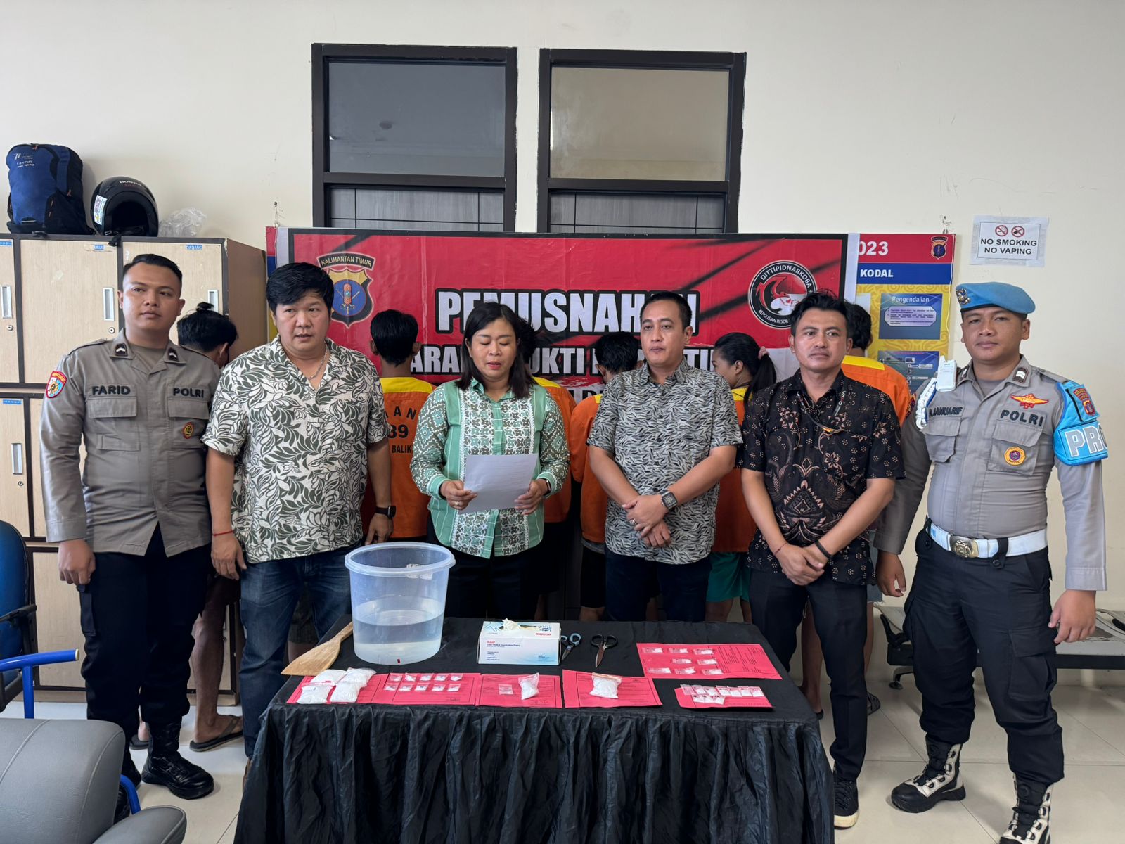 Polresta Balikpapan memusnahkan barang bukti narkotika jenis sabu seberat 265,6 gram, Jumat (15/8/2025)
