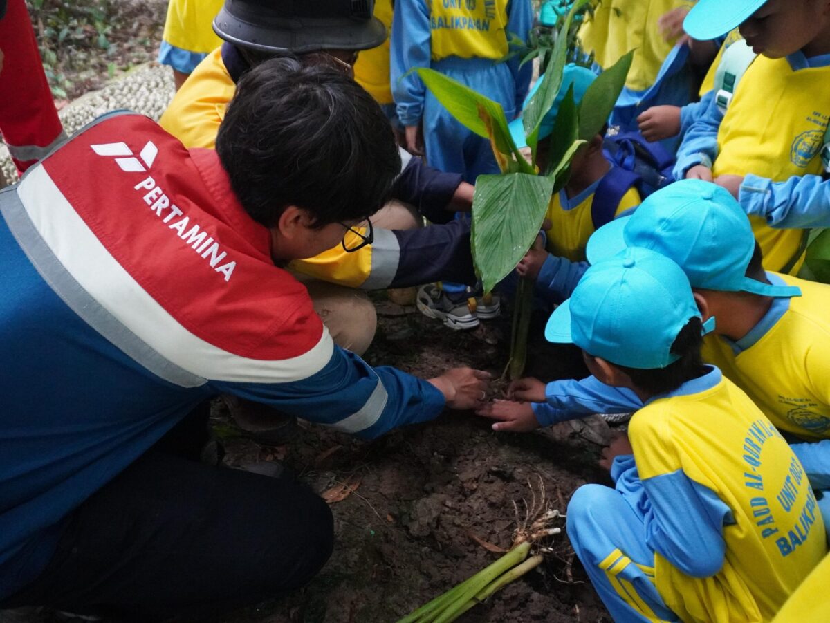 Pertamina Patra Niaga Kalimantan Ajak Anak Belajar Hijau di Hutan Kota Sepinggan