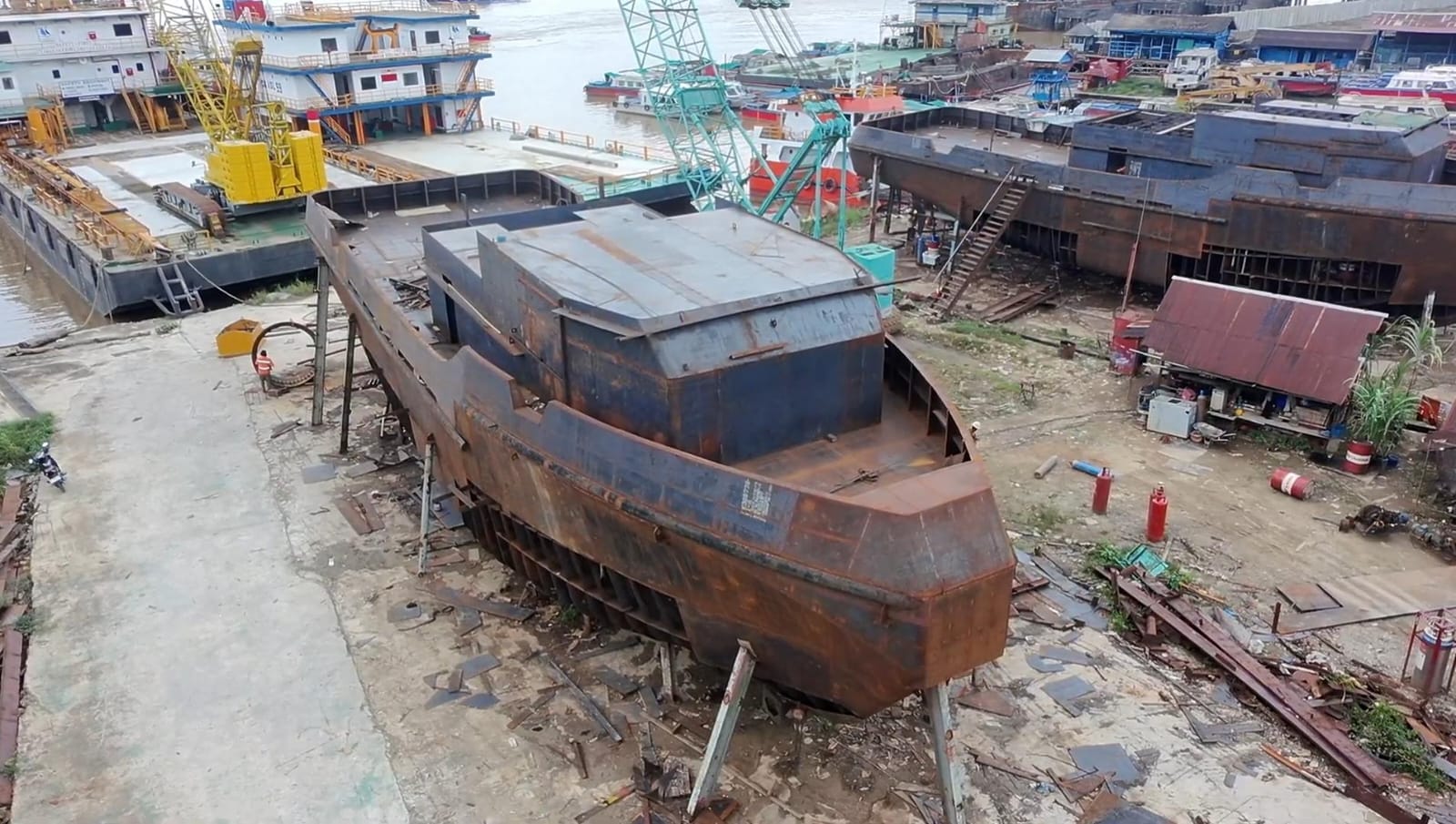 PLN Dorong Efisiensi Industri Galangan Kapal Lewat Layanan Borneo Electric Solutions for Shipyard