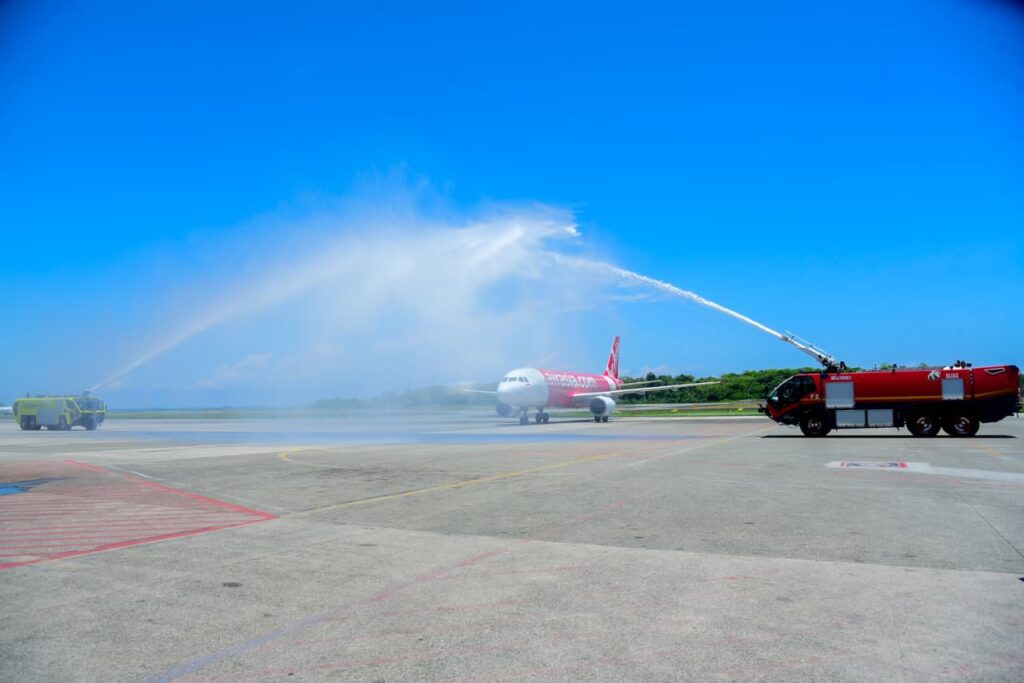 Pesawat AirAsia / Angkasa Pura