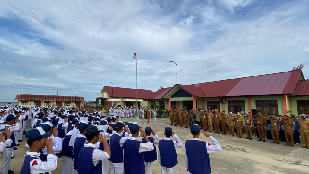 SMP Negeri 25 Balikpapan, sekolah unik yang menempatkan anak-anak pesisir dekat dengan alam sejak langkah pertama mereka. (Foto: Samsul/Inibalikpapan)