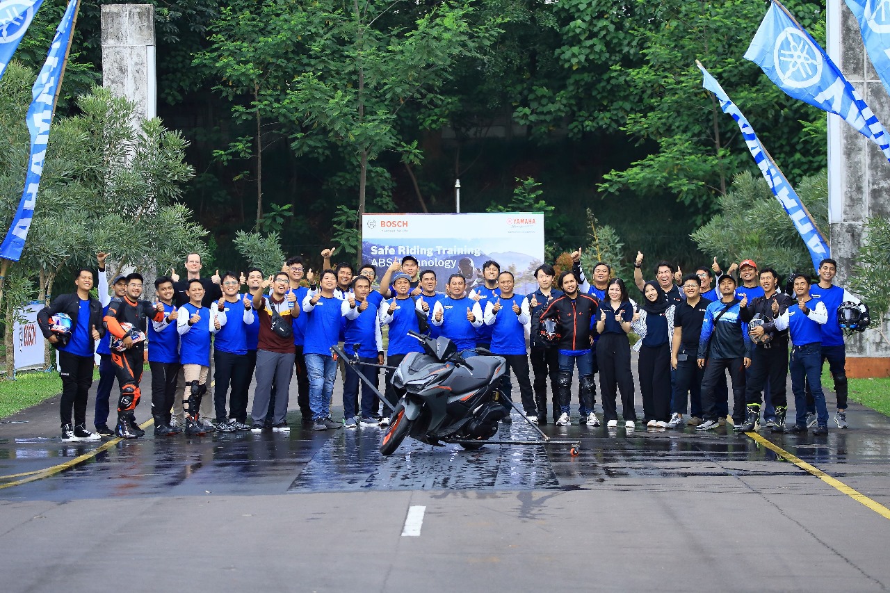 Yamaha & Bosch Kolaborasi Gelar Pelatihan Safety Riding di Depok