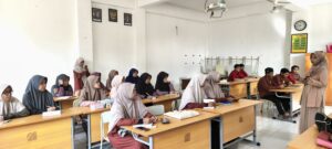 Puskesmas Gunung Sari Ulu Ajak Santri Hidup Sehat Lewat Pembinaan Poskestren di Ponpes Bairuha