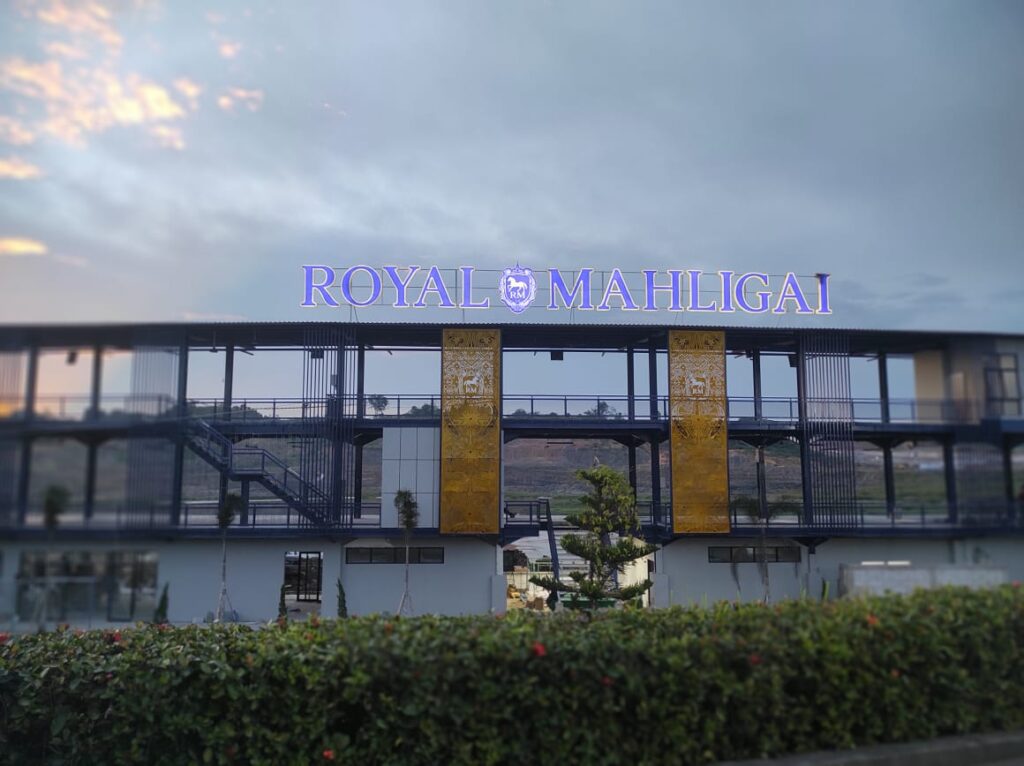 Proyek Royal Mahligai Golf Driving Club di kawasan Grand City Balikpapan kini memasuki tahap finishing.