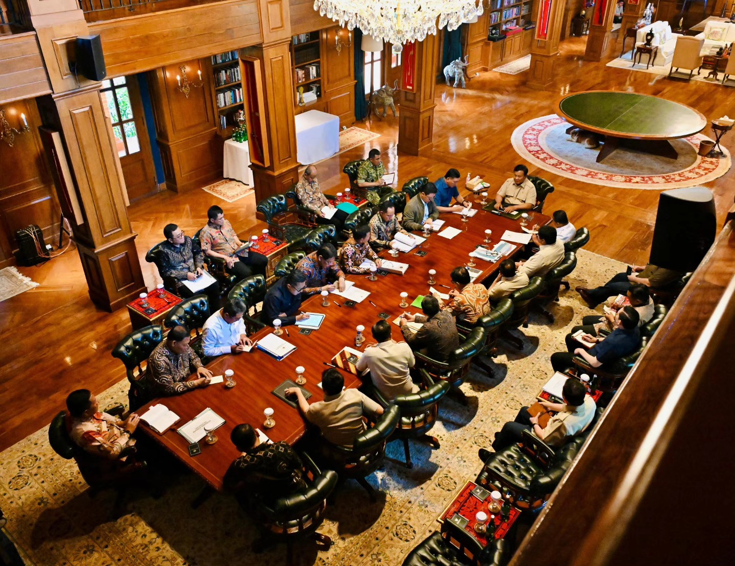 Presiden Prabowo Subianto memanggil sejumlah Menteri Kabinet Merah Putih ke kediaman pribadinya di Hambalang, Jawa Barat, Minggu (14/12/2025) / Sekkab