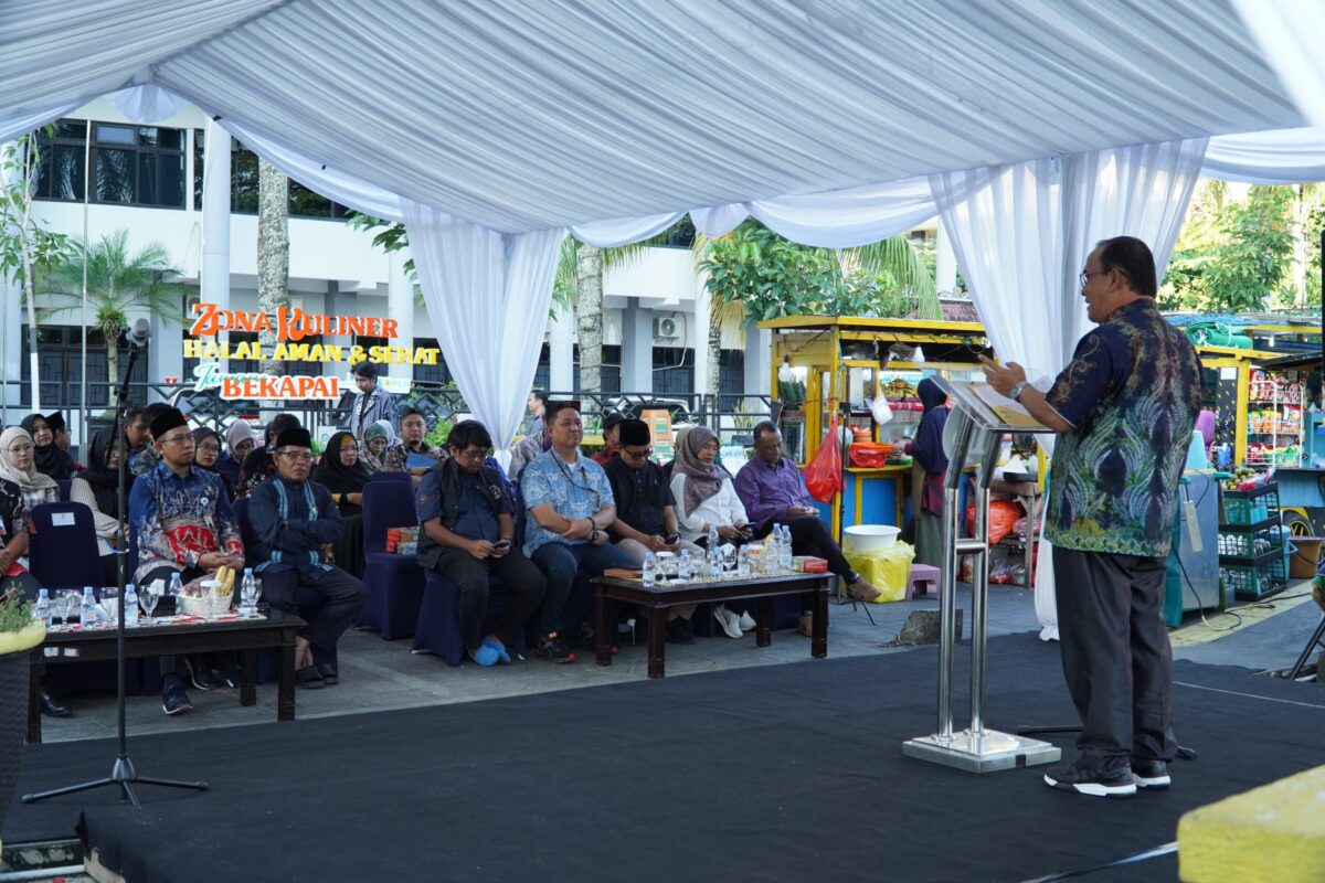 Zona Kuliner Halal, Aman, dan Sehat (KHAS) di Taman Bekapai.