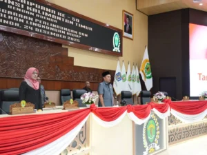 Empat Rancangan Peraturan Daerah (Ranperda) resmi disetujui menjadi Peraturan Daerah (Perda) / Pemprov
