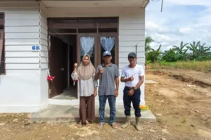 Sebanyak 50 Kepala Keluarga (KK) transmigrasi lokal di Unit Pemukiman Transmigrasi (UPT) Keladen, Kecamatan Tanjung Harapan, Kabupaten Paser