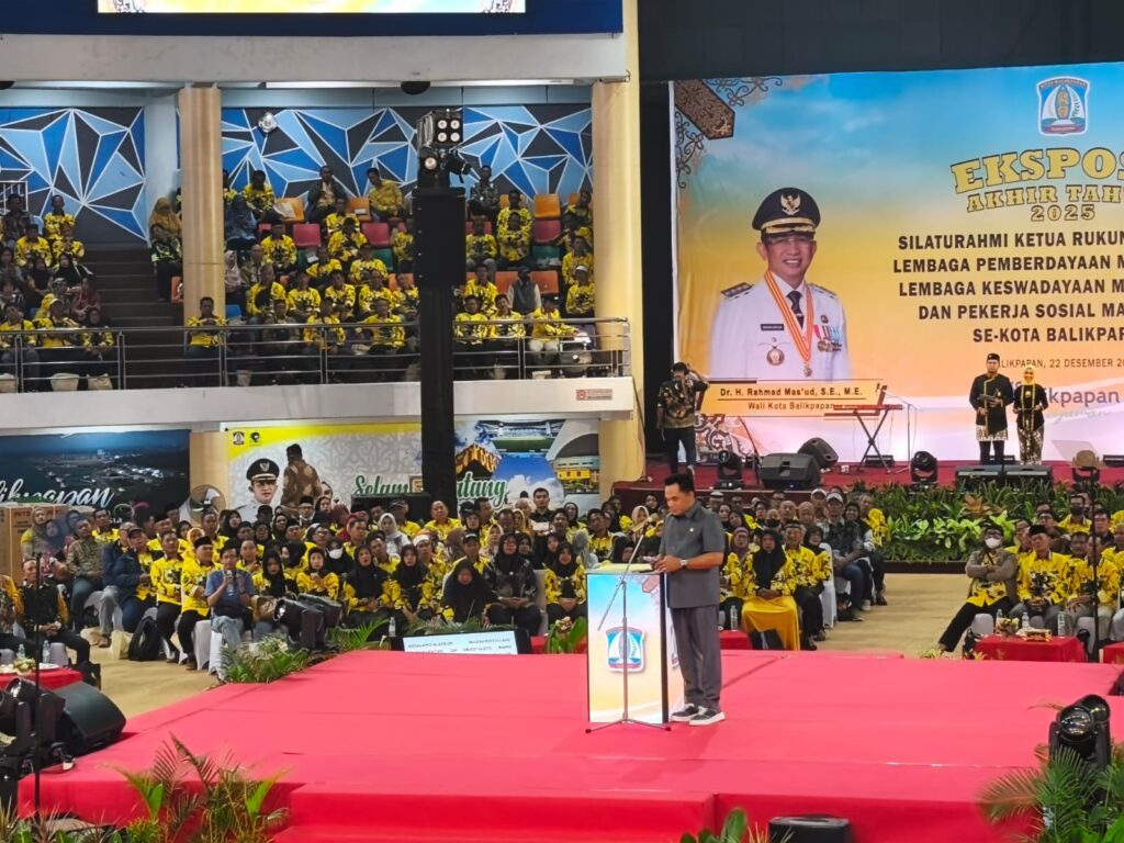 Ketua DPRD kaltim Hasanuddin Mas'ud saat menghadiri Ekspose Akhir Tahun 2025 yang dirangkai dengan Launching Logo HUT ke-129 Kota Balikpapan, di BSCC Dome, Senin (22/12/2025).
