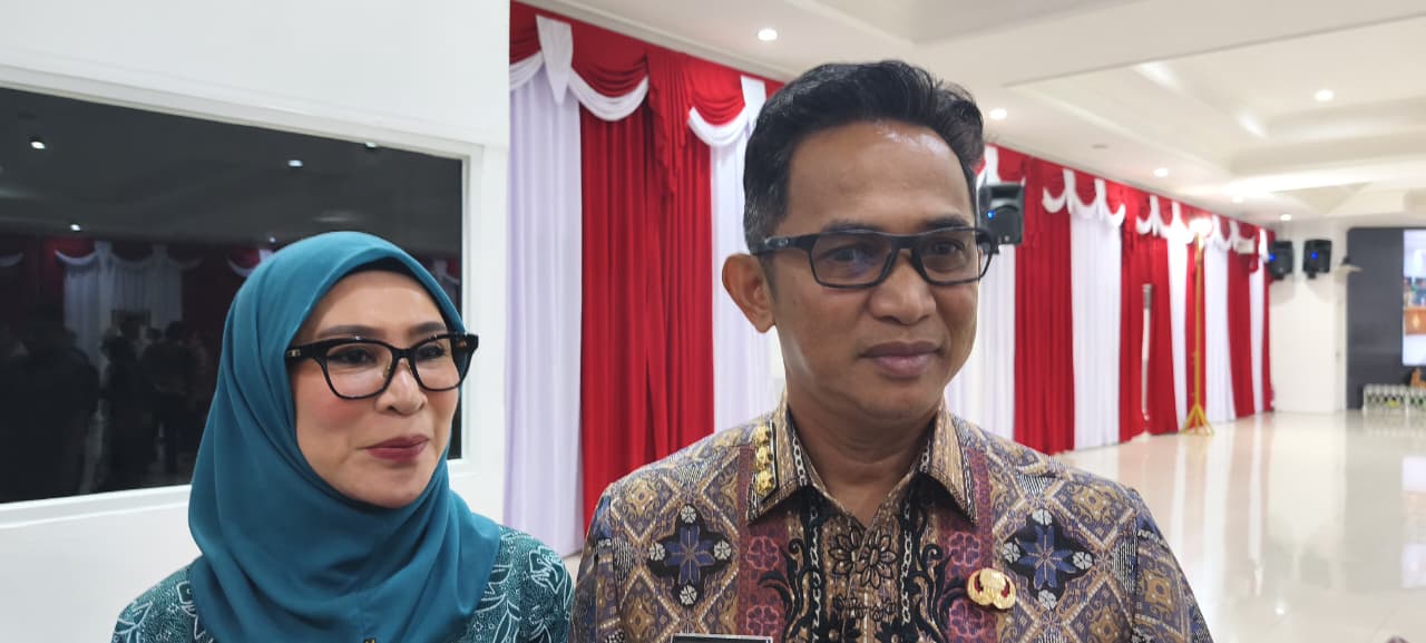 Wali Kota Balikpapan Rahmad Mas'ud dan Ketua TP PKK Nurlena