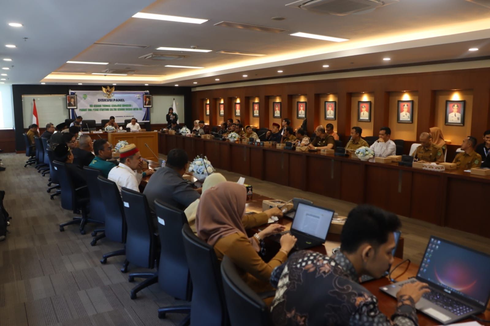 Diskusi Panel Ikatan Keluarga Alumni Fakultas Ilmu Sosial dan Ilmu Politik (IKA FISIP) Universitas Mulawarman / Pemprov