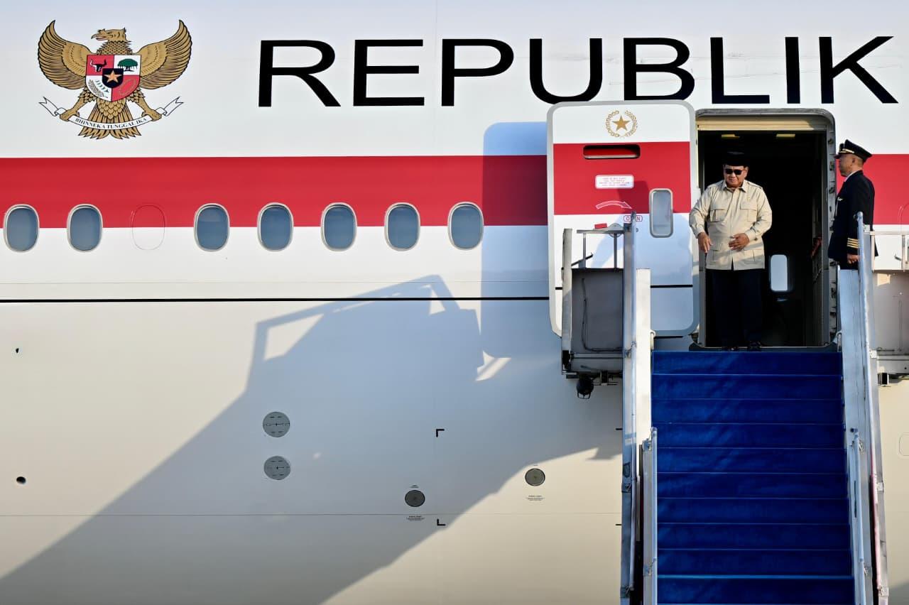 Presiden Prabowo Subianto tiba kembali di tanah air usai merampungkan rangkaian lawatan luar negerinya ke tiga negara sahabat, yakni Inggris, Swiss, dan Prancis / Setneg