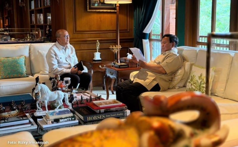 Presiden Prabowo menerima Kepala Danantara sekaligus Menteri Investasi dan Hilirisasi, Rosan Roeslani, di Kediaman pribadinya di Hambalang, Bogor, 4 Januari 2026. / Seskab