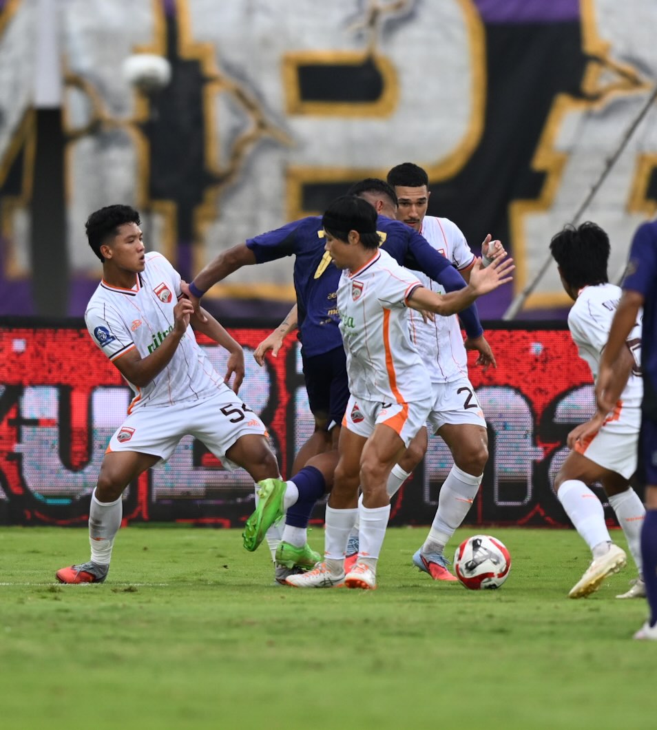 Laga Persita Tanggerang vs Borneo FC yang berakhir dengan skor 2-0 / FB Borneo FC