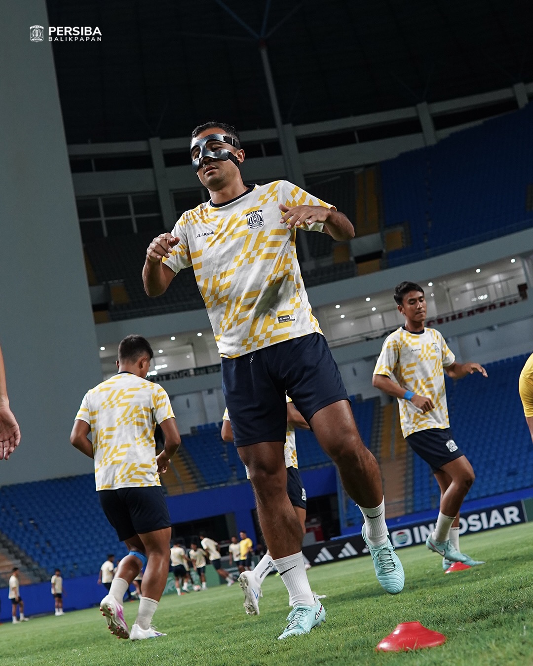 Shokhrukhbek Kholmatov saat masih menjalani latihan bersama skuat Persiba Balikpapan / FB Persiba