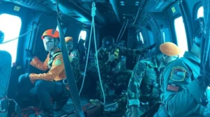 Proses pencarian pesawat PK-THT milik Indonesia Air Transport yang jatuh di kawasan pegunungan Bulusaraung, perbatasan Kabupaten Maros dan Pangkep, Sabtu (17/1/2026). [suara/Ist]