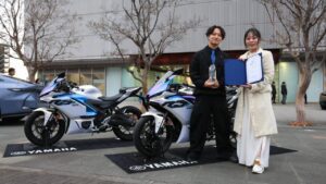 Warna Karya Anak Bangsa Antar Yamaha YZF-R3/R25 Raih Auto Color Award 2025 di Jepang