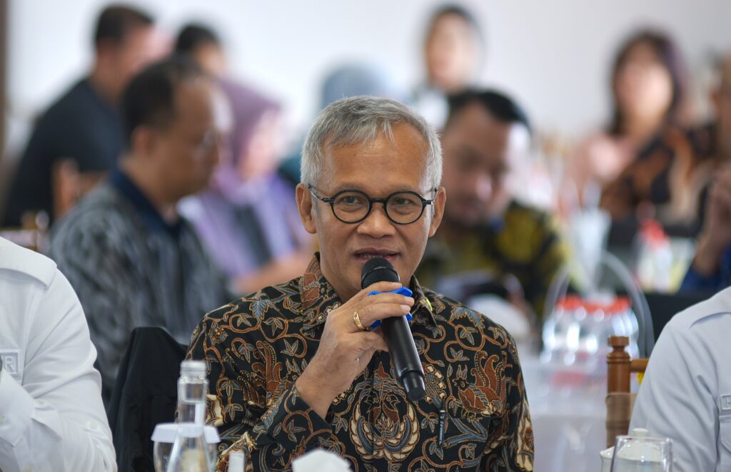 Ketua Tim Kunjungan Kerja Spesifik Komisi II DPR RI, Aria Bima, dalam pertemuan di Balikpapan, Kamis (22/1/2026) / DPR