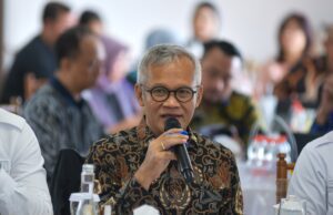 Ketua Tim Kunjungan Kerja Spesifik Komisi II DPR RI, Aria Bima, dalam pertemuan di Balikpapan, Kamis (22/1/2026) / DPR