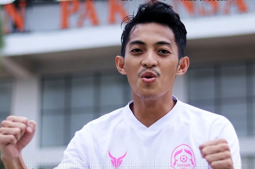 Aji Kurniawan / Mata Maros