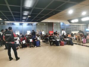 KBRI juga secara intensif berkoordinasi dengan otoritas imigrasi setempat untuk memperoleh izin keluar wilayah Kamboja serta keringanan denda keimigrasian / Kemenlu