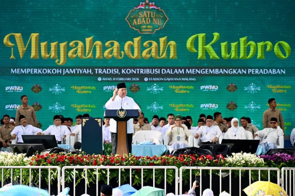 Presiden Prabowo Subianto menyampaikan sambutan pada Mujahadah Kubro Satu Abad NU, pada Minggu, 8 Februari 2026, yang digelar di Stadion Gajayana, Kota Malang, Provinsi Jawa Timur. Foto: BPMI Setpres/Cahyo