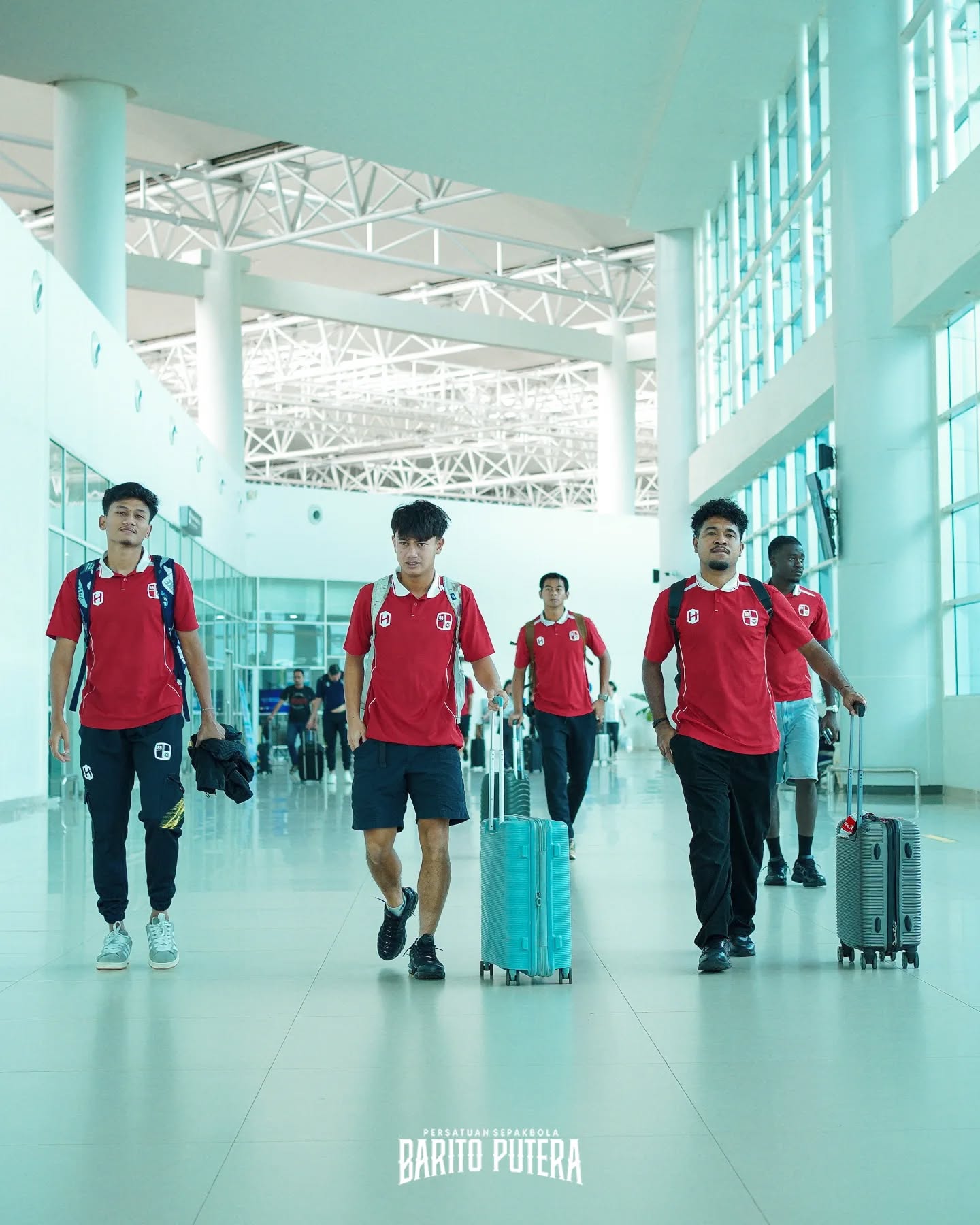 Para pemain Barito Putera menuju Sidoarjo dengan target tiga poin / FB Barito Putera