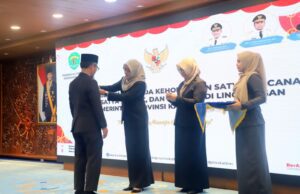 Penyerahan Satyalancana Karya Satya Kaltim 2026